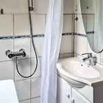 4 Person In בית נופש