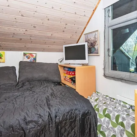 度假居 4 Person In 欧德尔