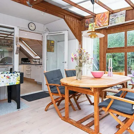 度假居 4 Person In *